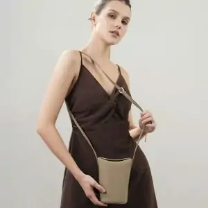 Mini Sac Vase Cuir Gris Taille Telephone