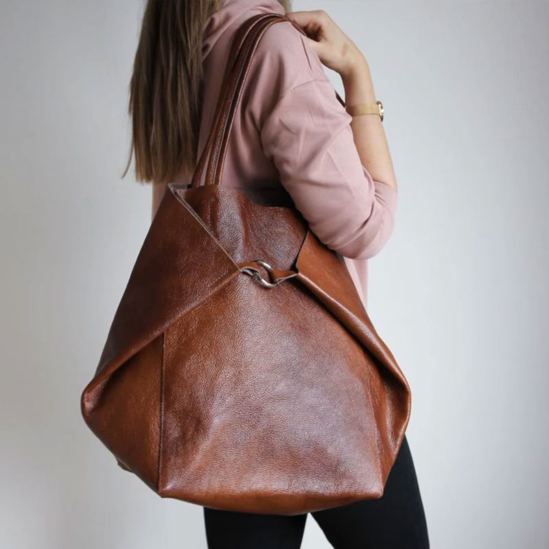 grand sac cabas femme avec sa pochette assortie