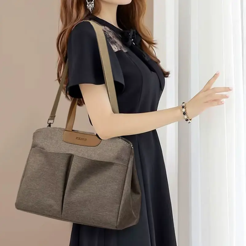 Sac A Langer Bebe Pratique Elegant Modele Audrey Marron Port Epaule