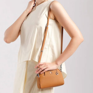 Pochette Bandouliere Arrondie Cuir Modele Suzy Marron Saison Ete