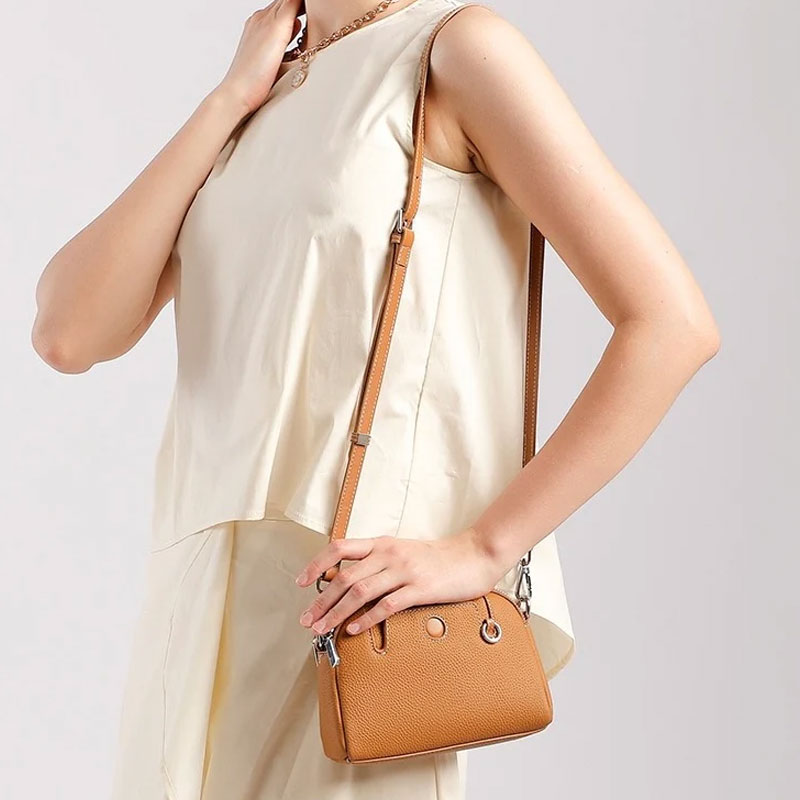 Pochette Bandouliere Arrondie Cuir Modele Suzy Marron Saison Ete