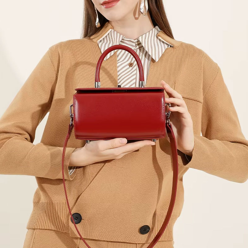 Sac A Main Bandouliere Mini Malle Margot Rouge Elegant