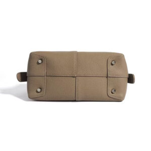 Sac Bandouliere Hobo Cuir Rabat Modele Kiara Vue Dessous Gris Taupe